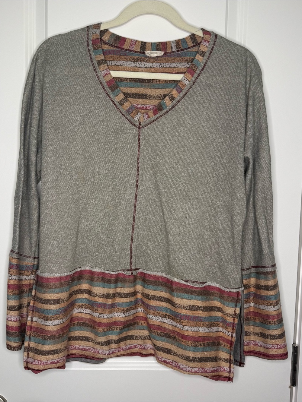 Striped Hem V-Neck Women’s Sweater - Gray with Multicolor Stripes